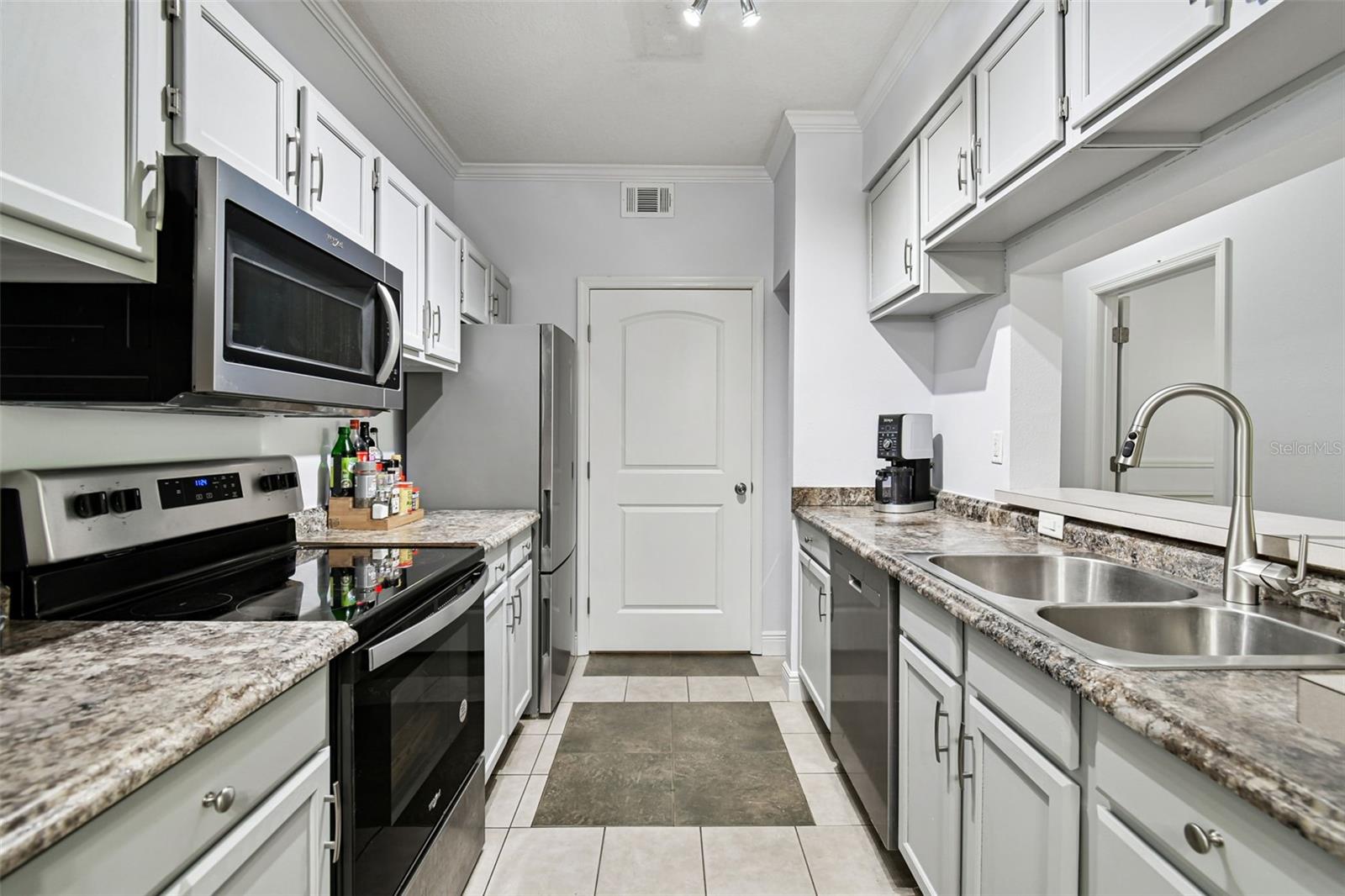 THE PINNACLE AT CARROLLWOOD A - Residential