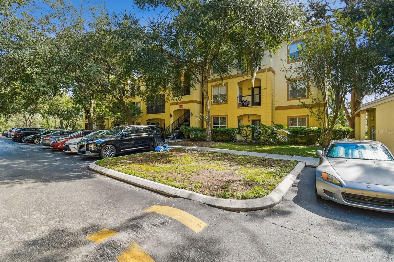 THE PINNACLE AT CARROLLWOOD A - Residential