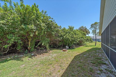 A home in ELLENTON