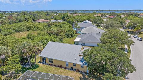 A home in ELLENTON