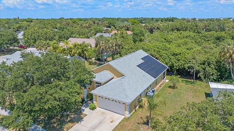 A home in ELLENTON