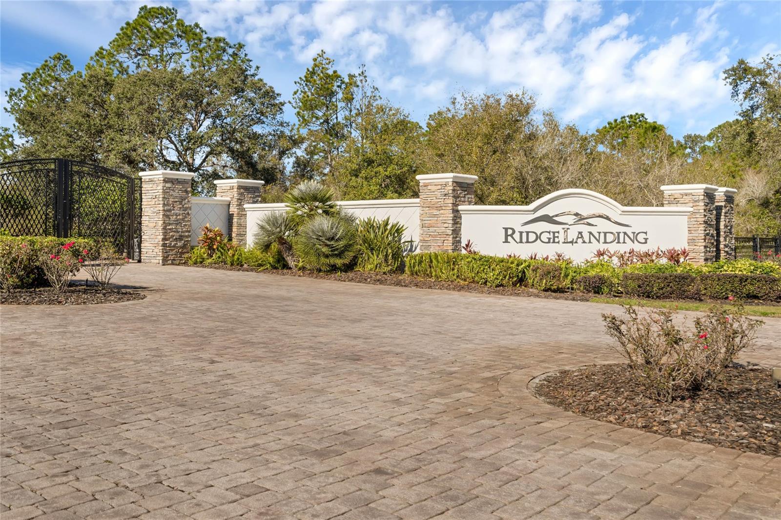 RIDGE LANDING - Land