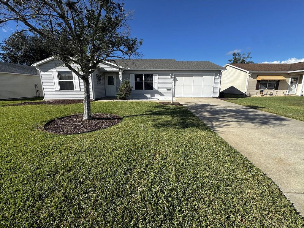 Photo of 2013 Cristo Road, Lady Lake, FL 32159 (MLS # G5103415)