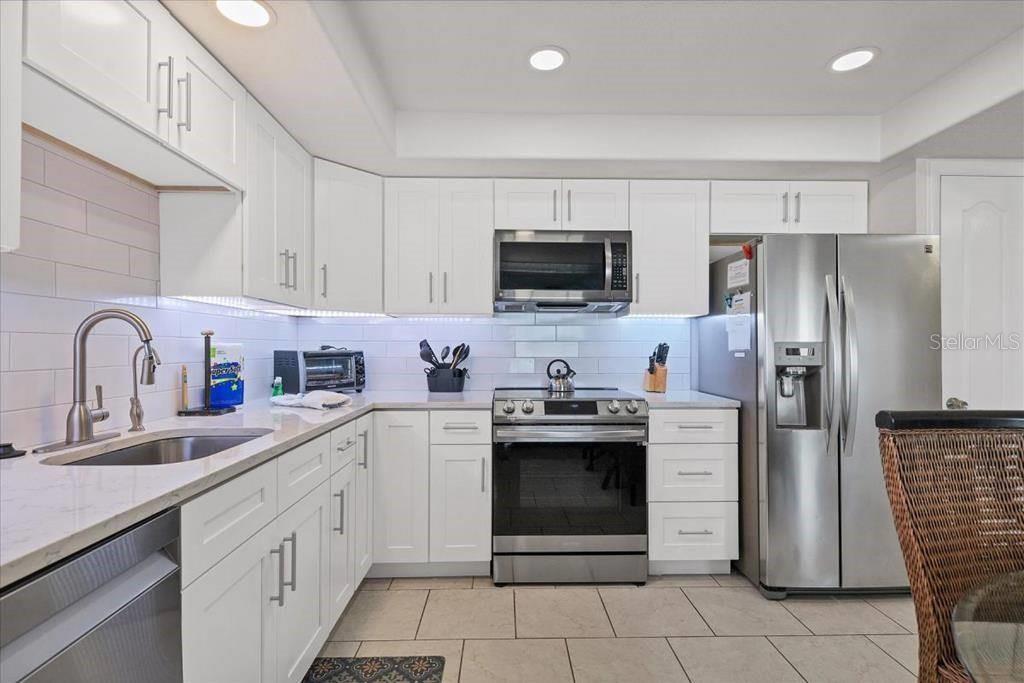 CASA BLANCA VILLAS - Residential Lease