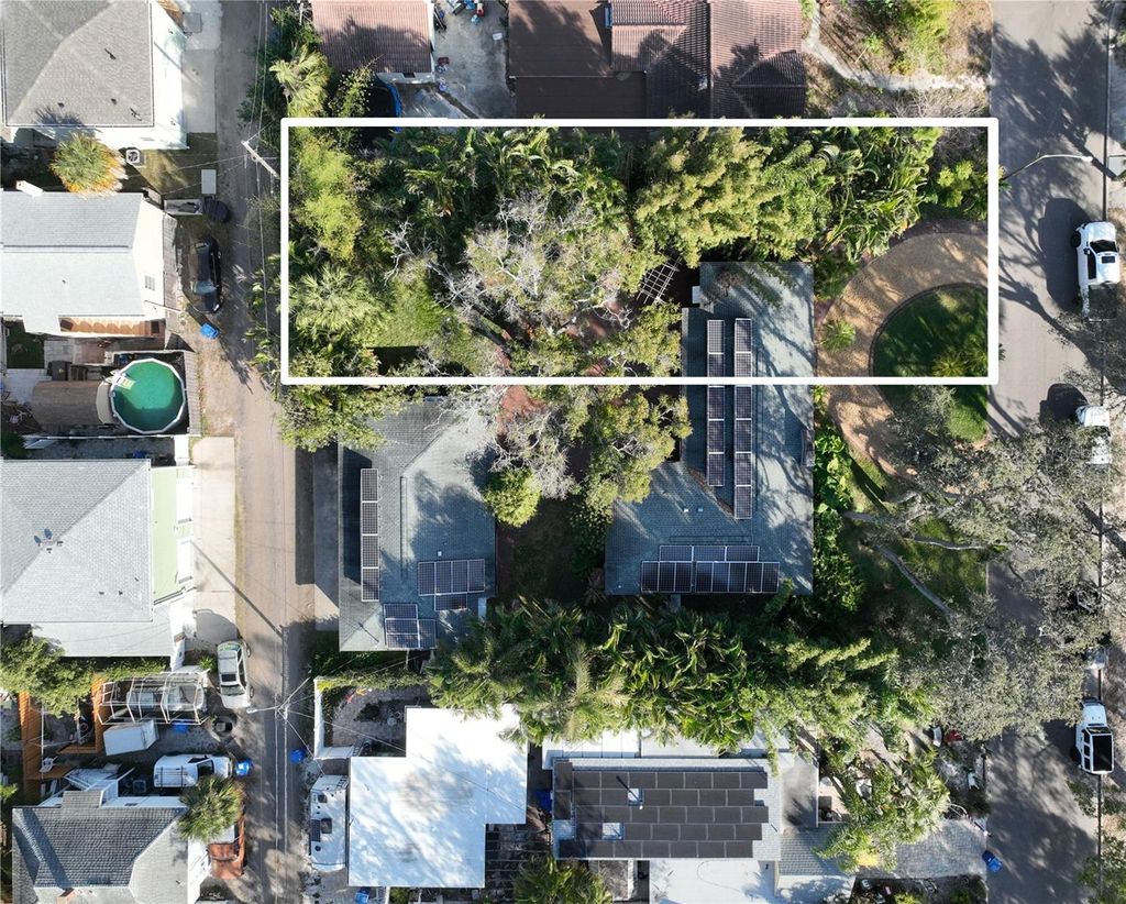 Photo of 1445 27th Avenue N, St Petersburg, FL 33704 (MLS # TB8469622)