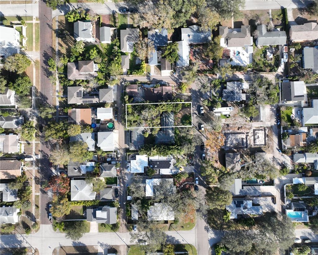 Photo of 1445 27th Avenue N, St Petersburg, FL 33704 (MLS # TB8469622)