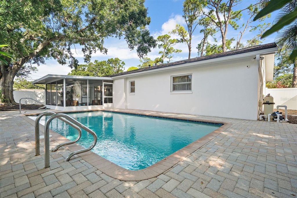 Photo of 1400 88th Avenue N, St Petersburg, FL 33702 (MLS # TB8436180)