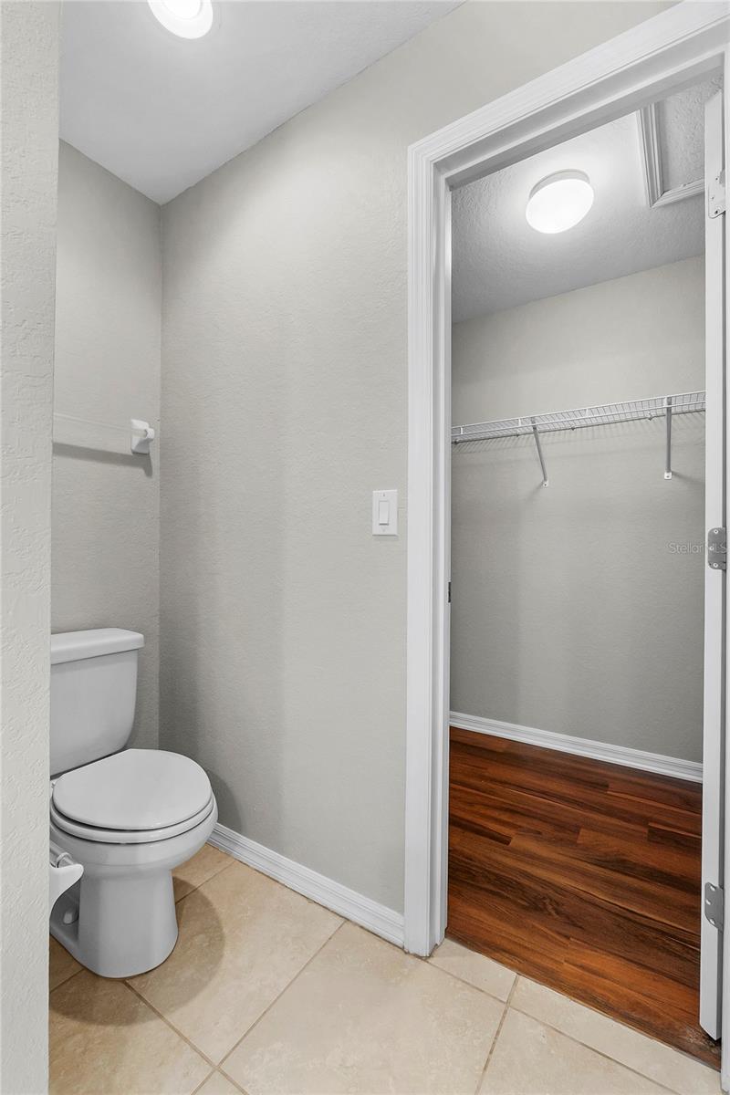COUNTRY CLUB ESTATES - Residential Lease