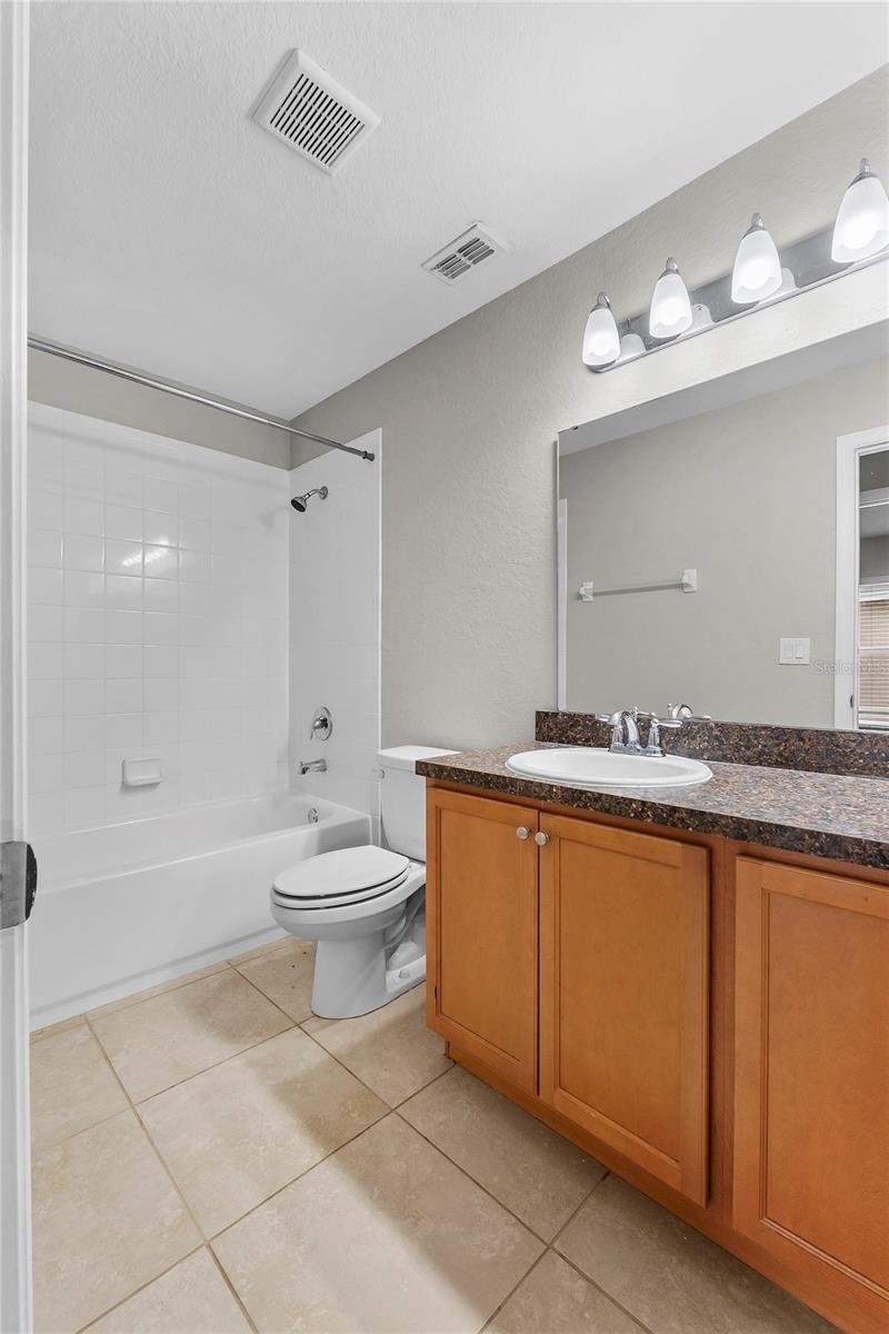 COUNTRY CLUB ESTATES - Residential Lease
