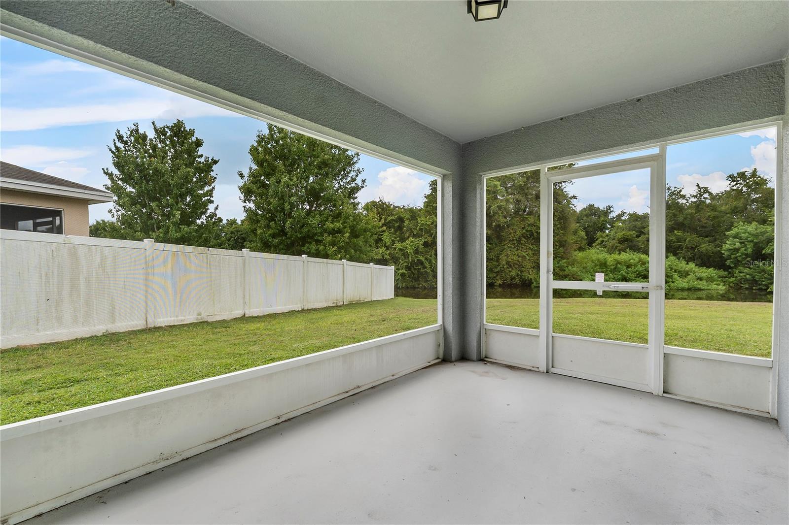 COUNTRY CLUB ESTATES - Residential Lease