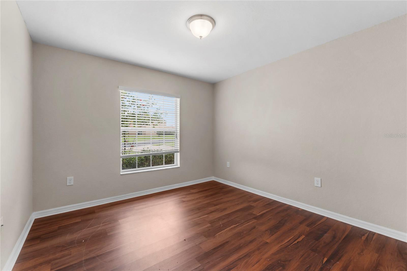COUNTRY CLUB ESTATES - Residential Lease