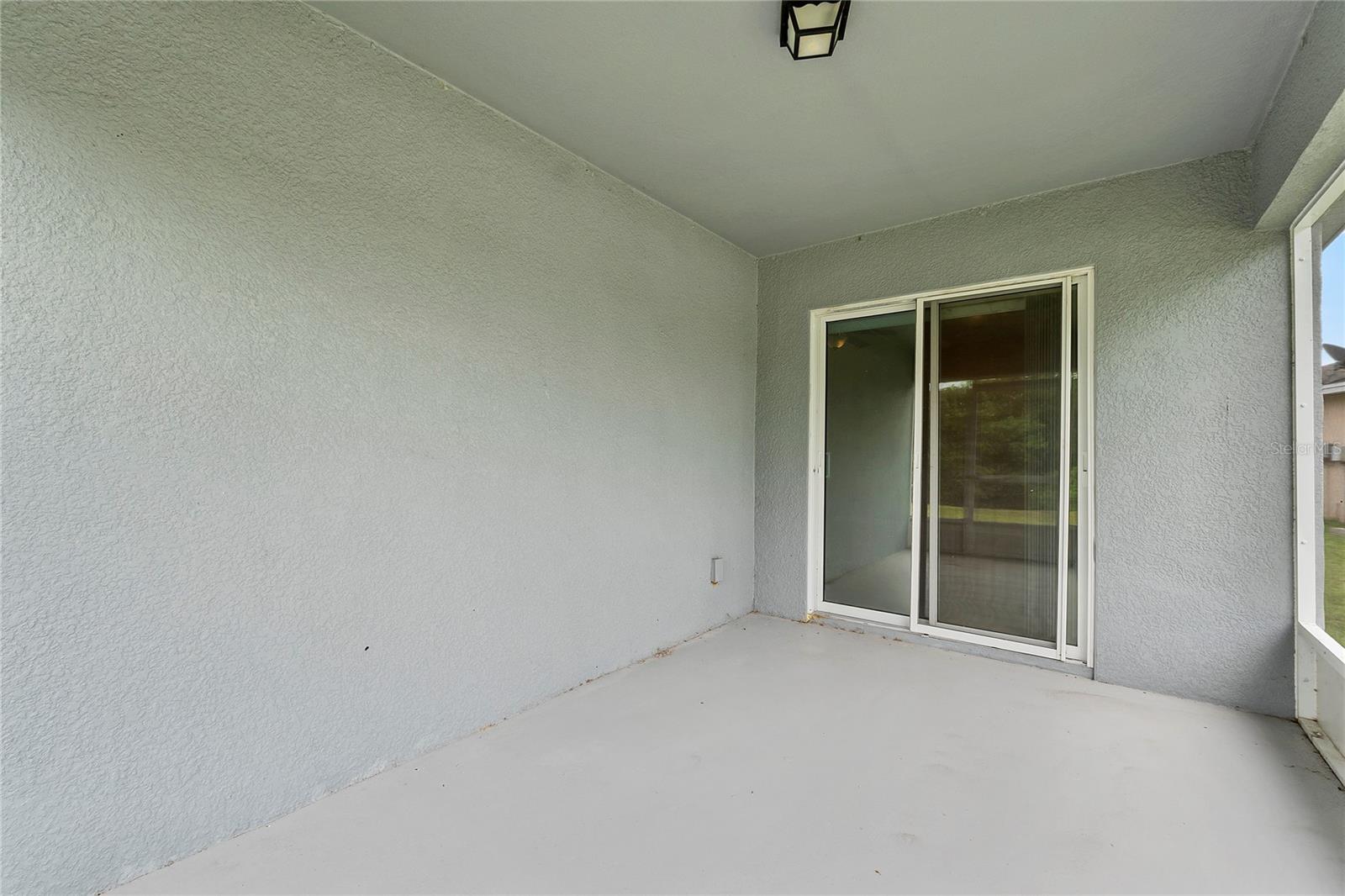 COUNTRY CLUB ESTATES - Residential Lease