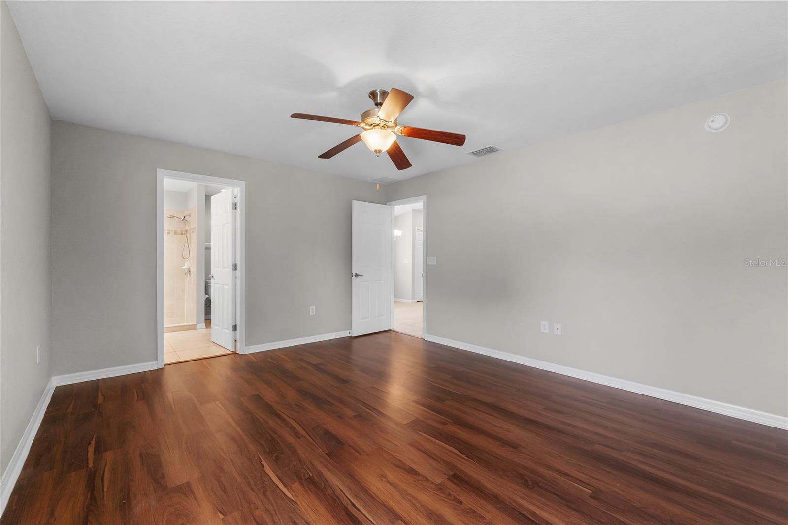 COUNTRY CLUB ESTATES - Residential Lease
