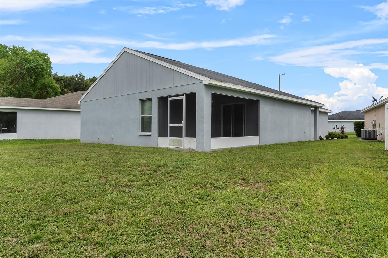 COUNTRY CLUB ESTATES - Residential Lease