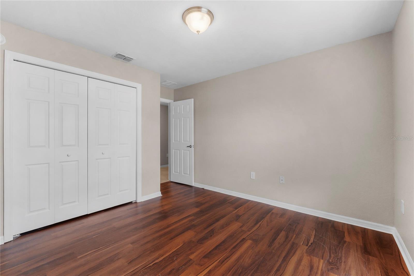 COUNTRY CLUB ESTATES - Residential Lease