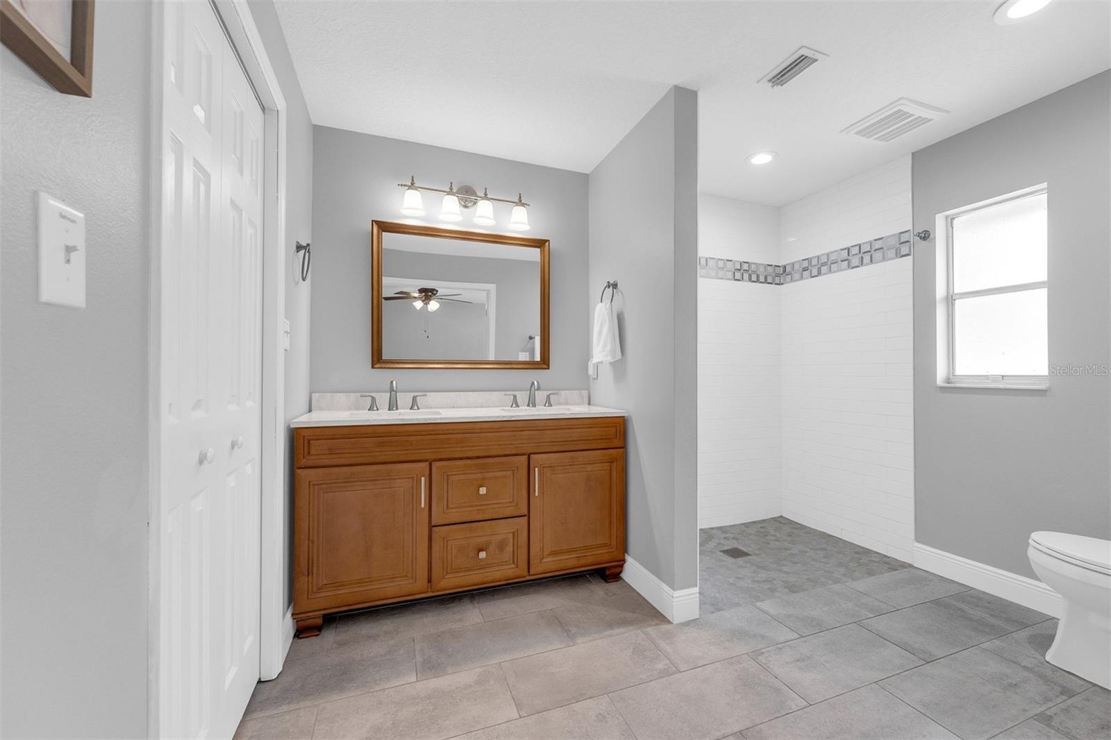 WOODSIDE VILLAGE - Residential