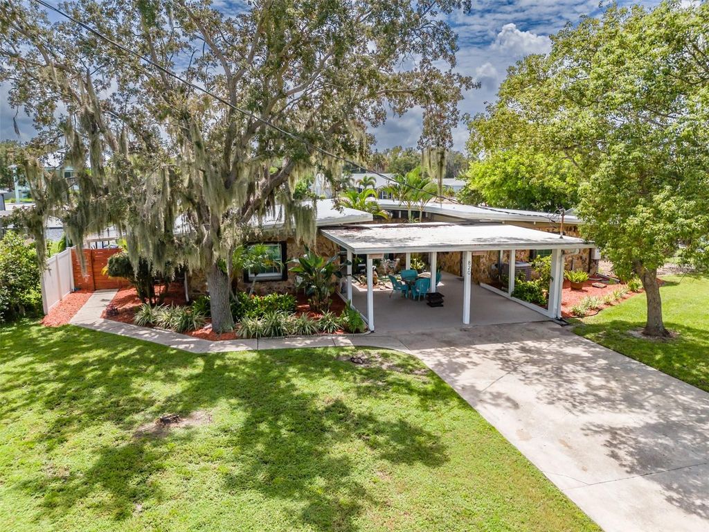 Photo of 820 Blue Heron Boulevard, Ruskin, FL 33570 (MLS # TB8423423)