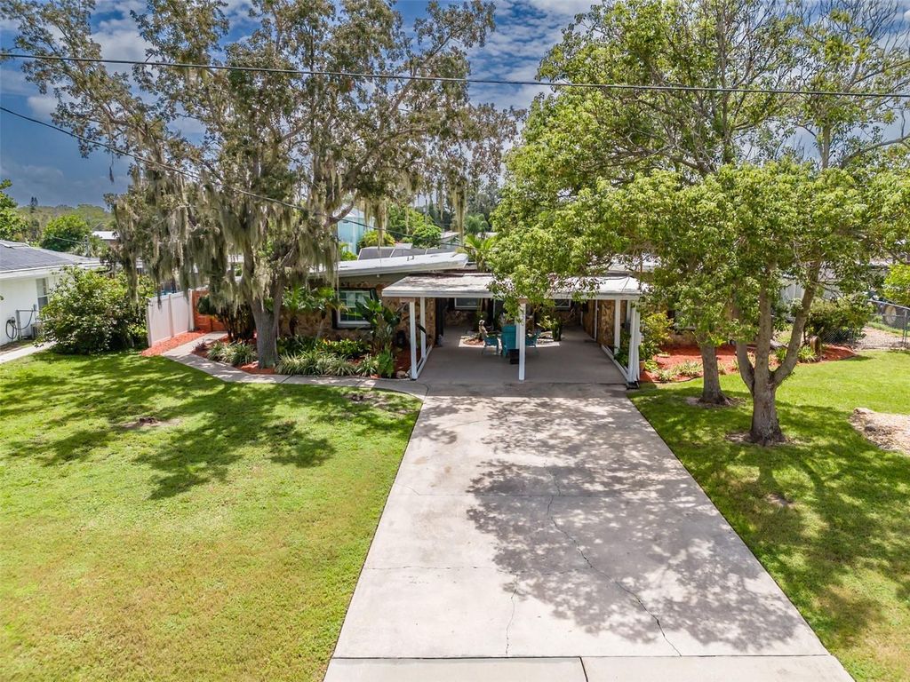 Photo of 820 Blue Heron Boulevard, Ruskin, FL 33570 (MLS # TB8423423)
