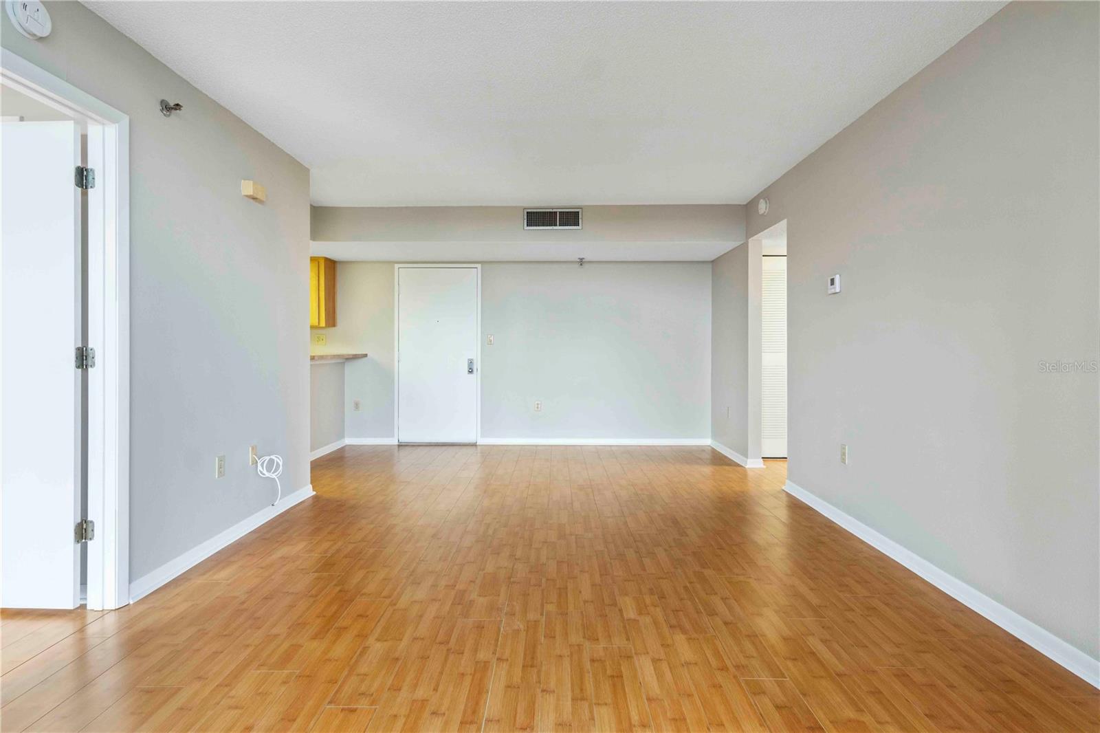 PROMENADES EAST - Residential