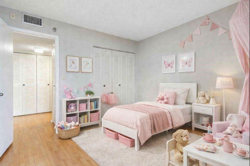 PROMENADES EAST - Residential