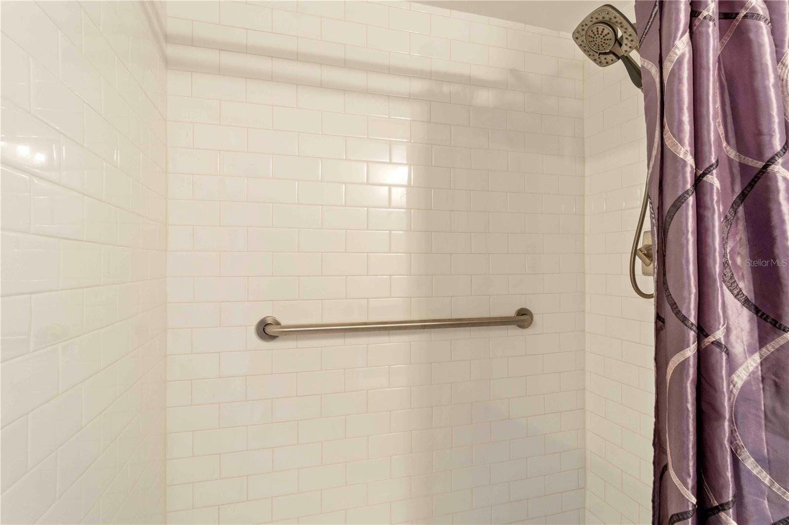 PROMENADES EAST - Residential