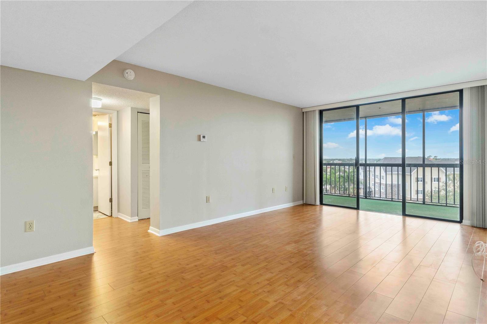 PROMENADES EAST - Residential