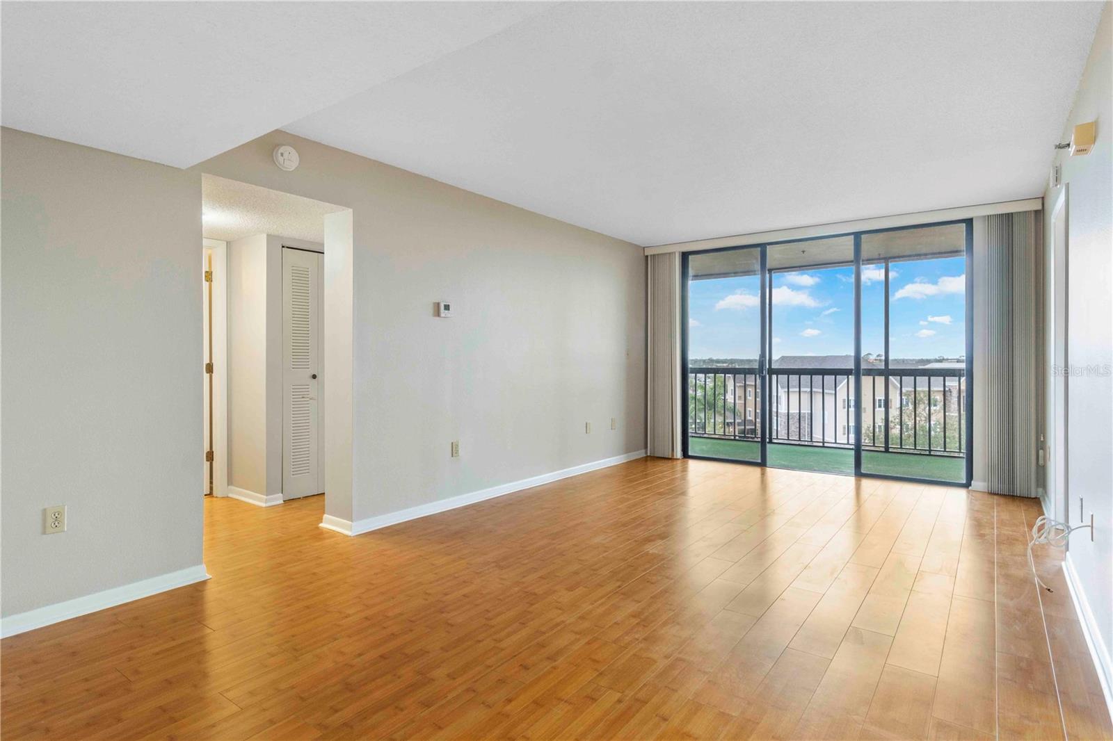 PROMENADES EAST - Residential