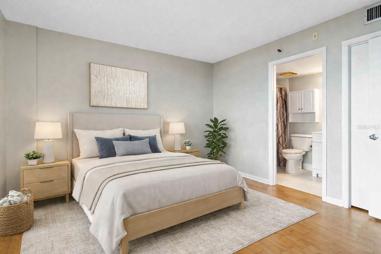 PROMENADES EAST - Residential