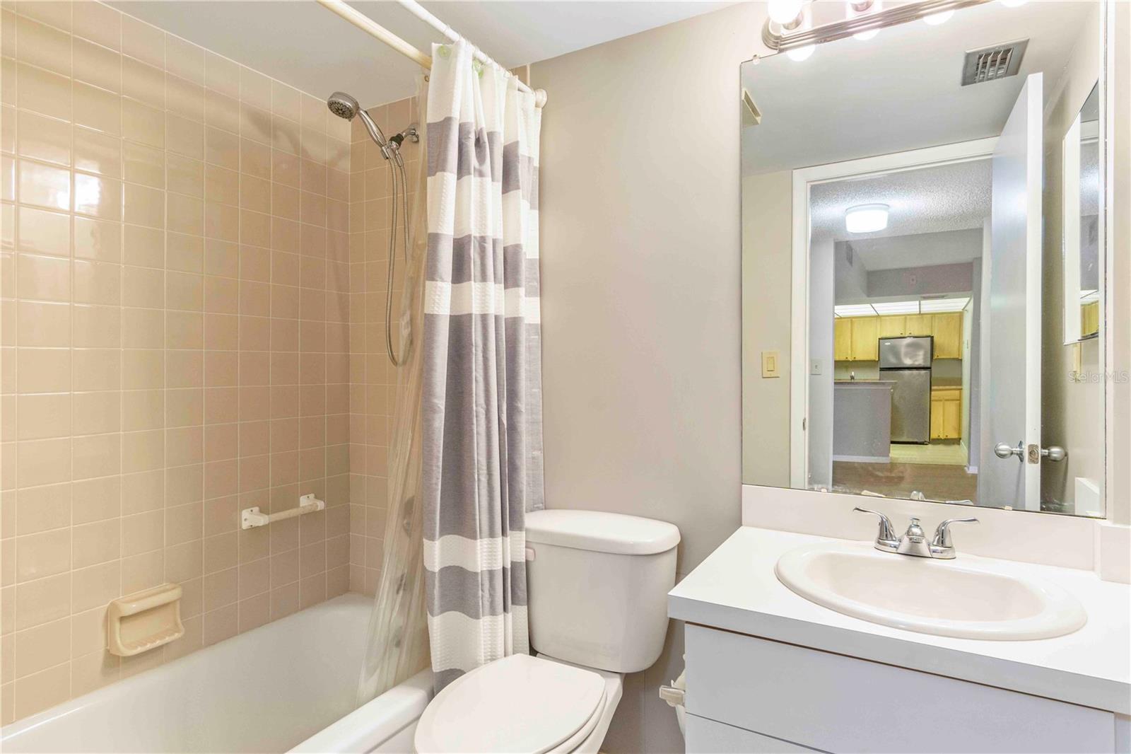 PROMENADES EAST - Residential