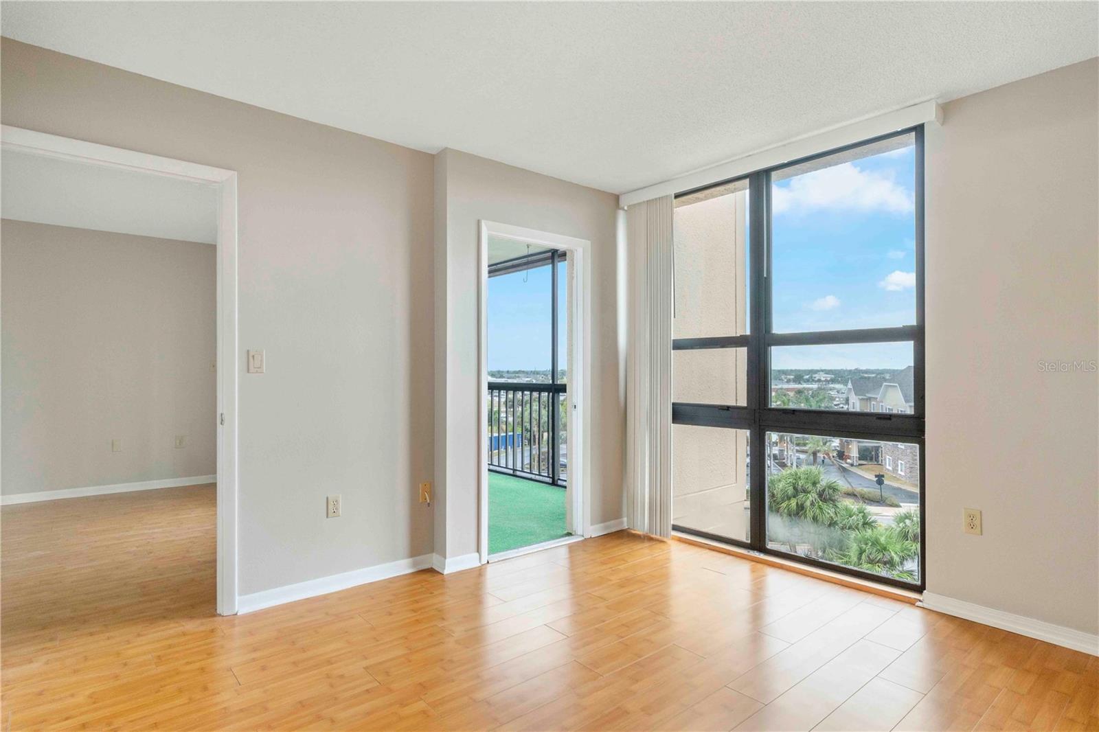 PROMENADES EAST - Residential