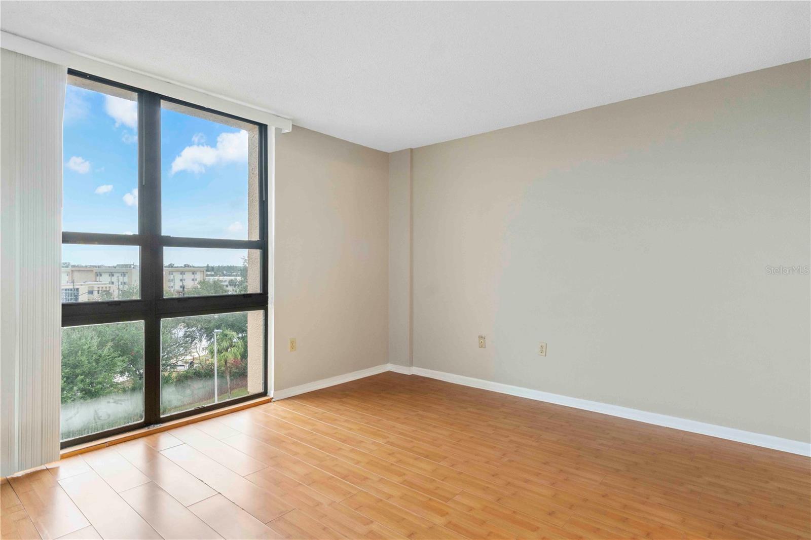 PROMENADES EAST - Residential