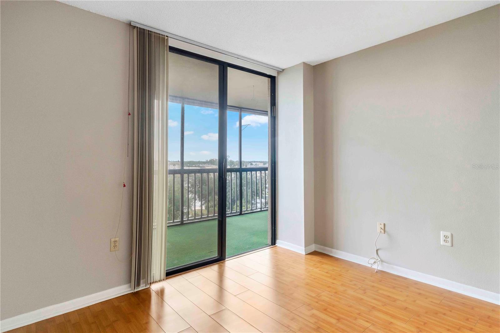 PROMENADES EAST - Residential