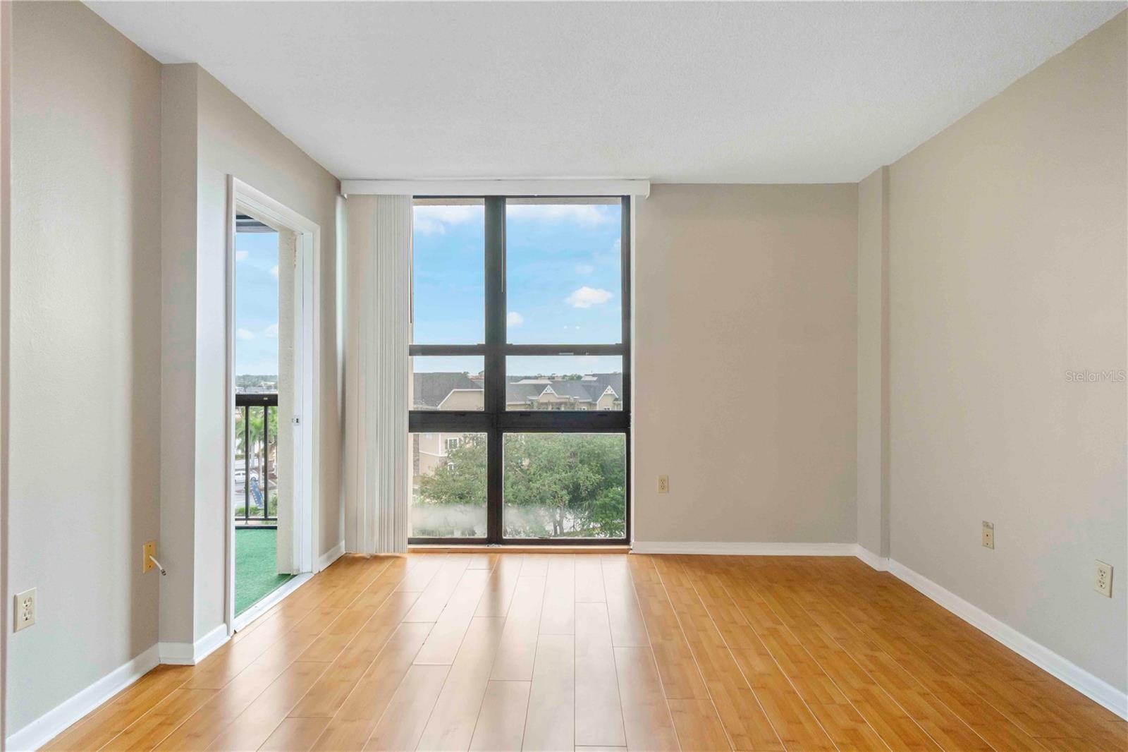 PROMENADES EAST - Residential