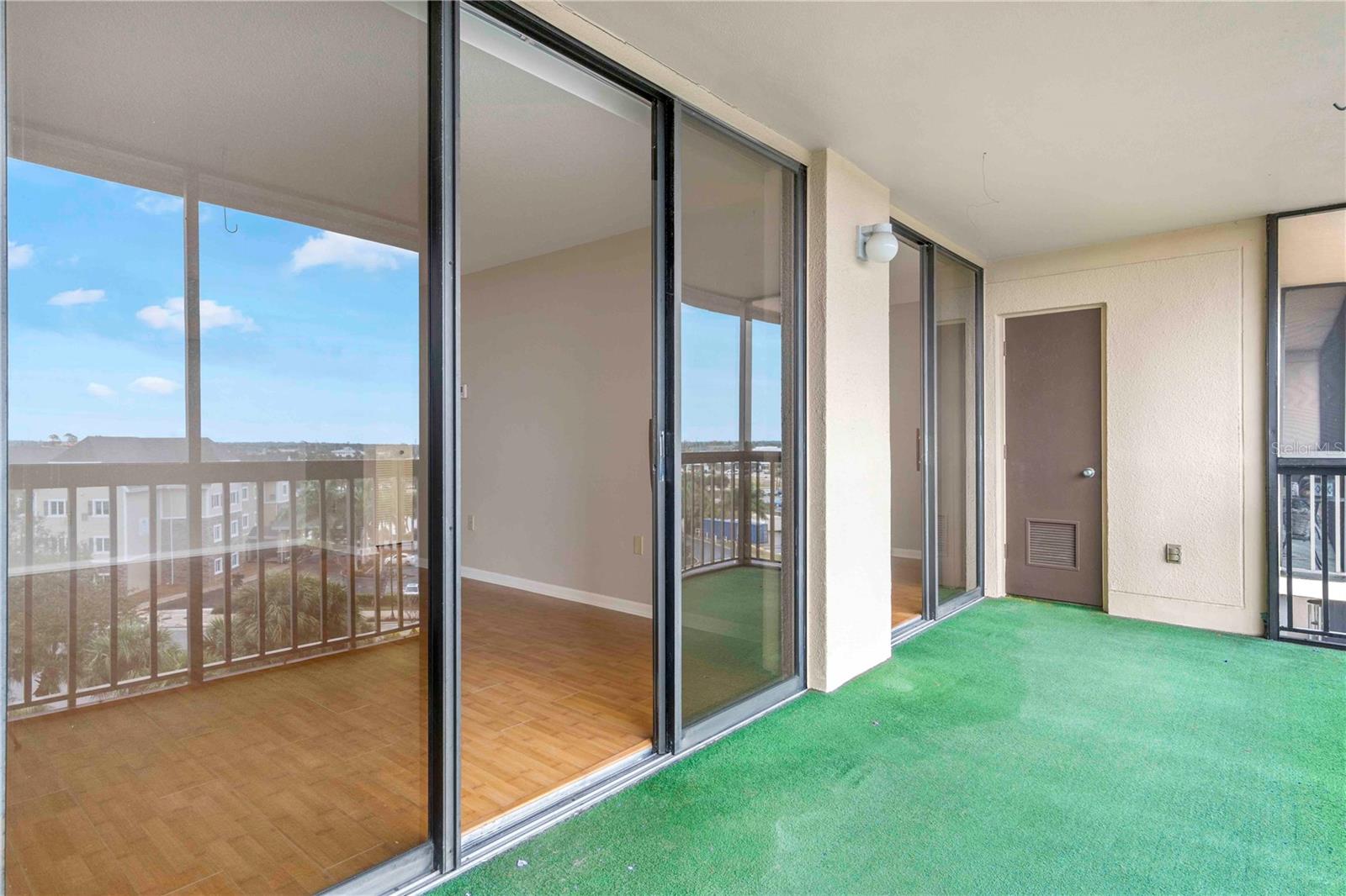 PROMENADES EAST - Residential