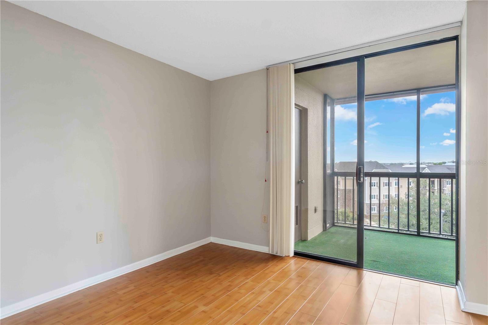 PROMENADES EAST - Residential