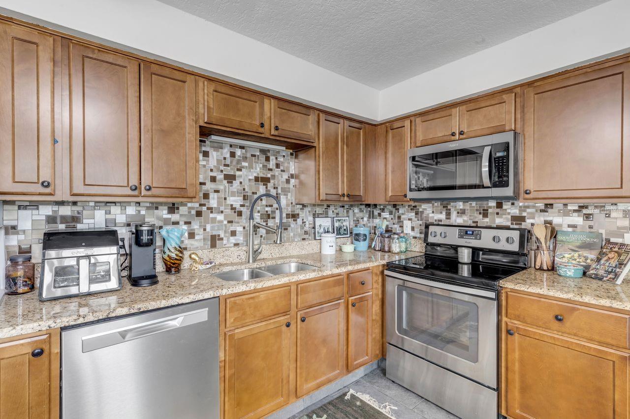 KAROLINA ON KILLARNEY - Residential