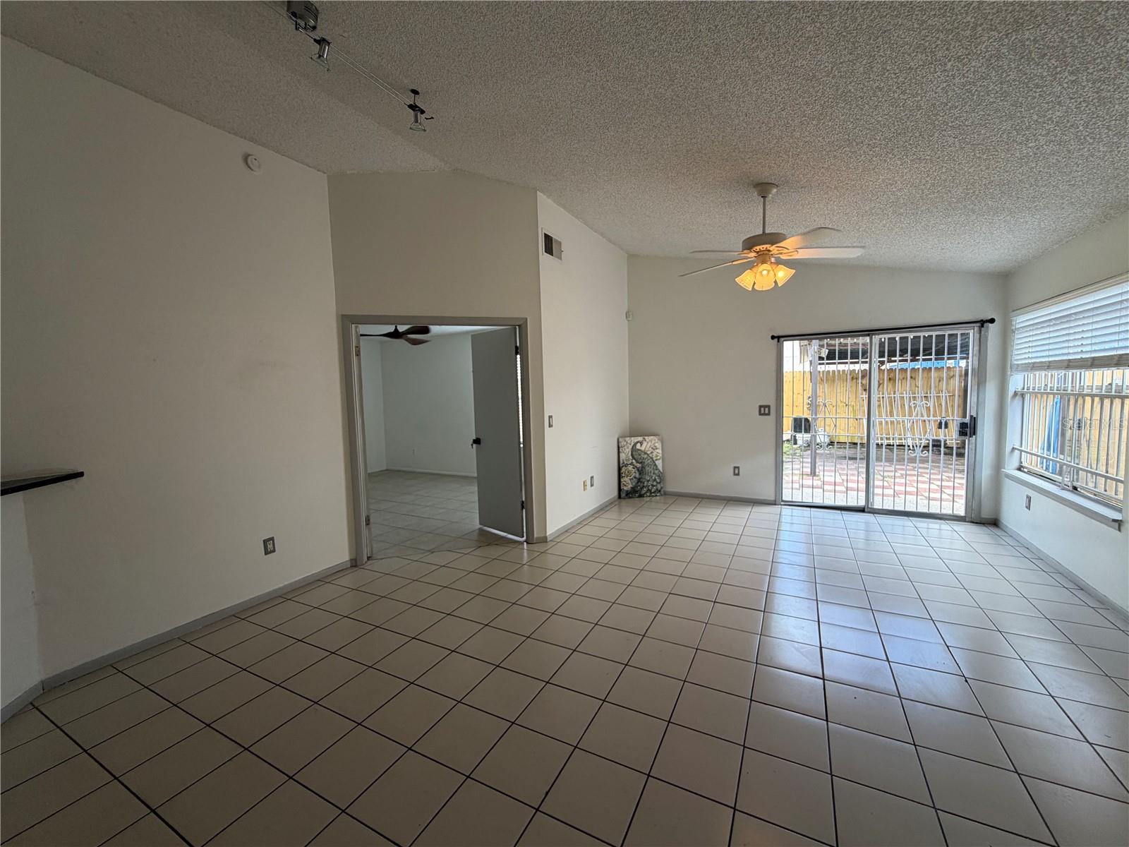 5427 CEDAR LANE