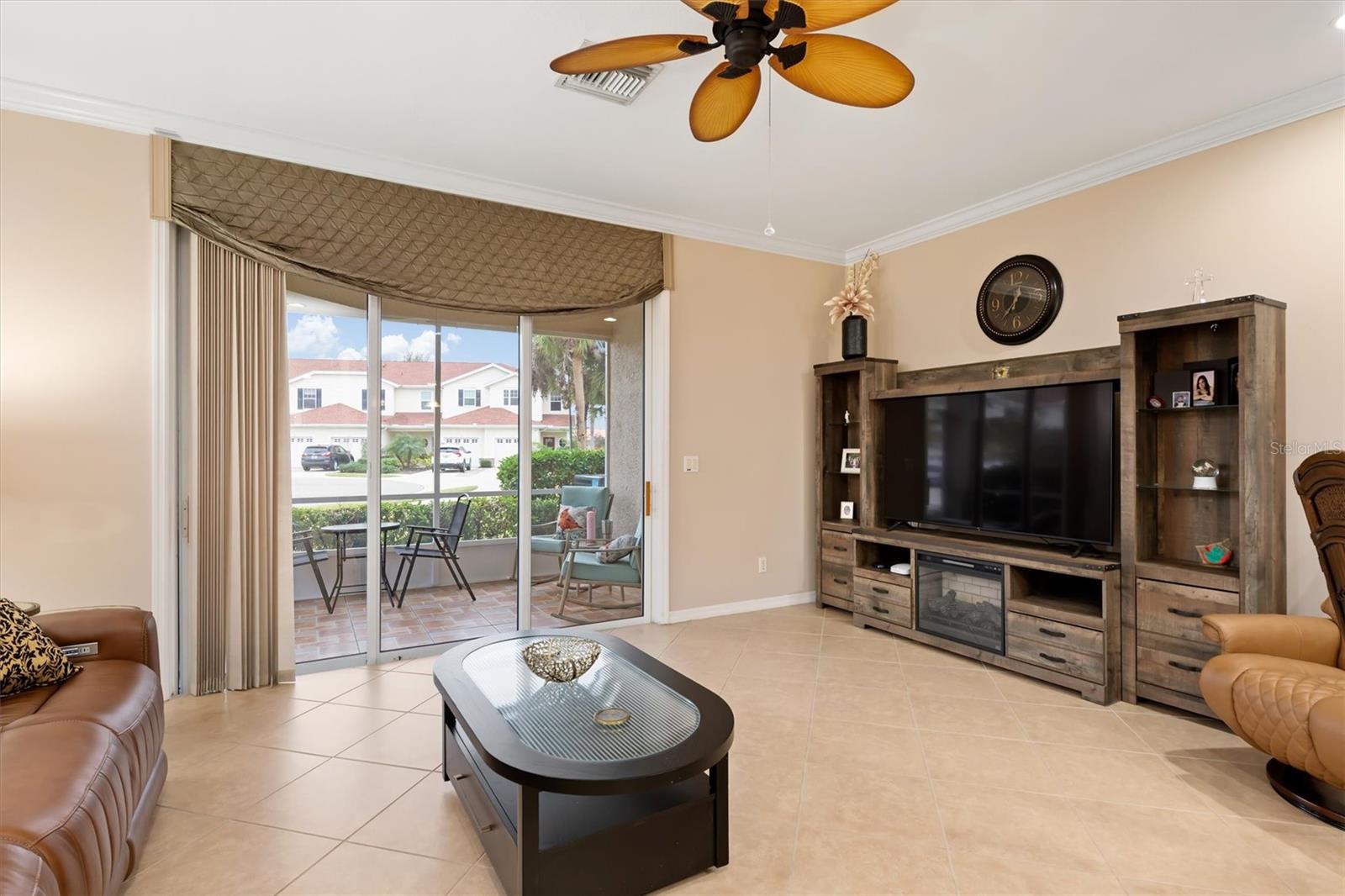 TOWNS AT LAKESIDE - Residential