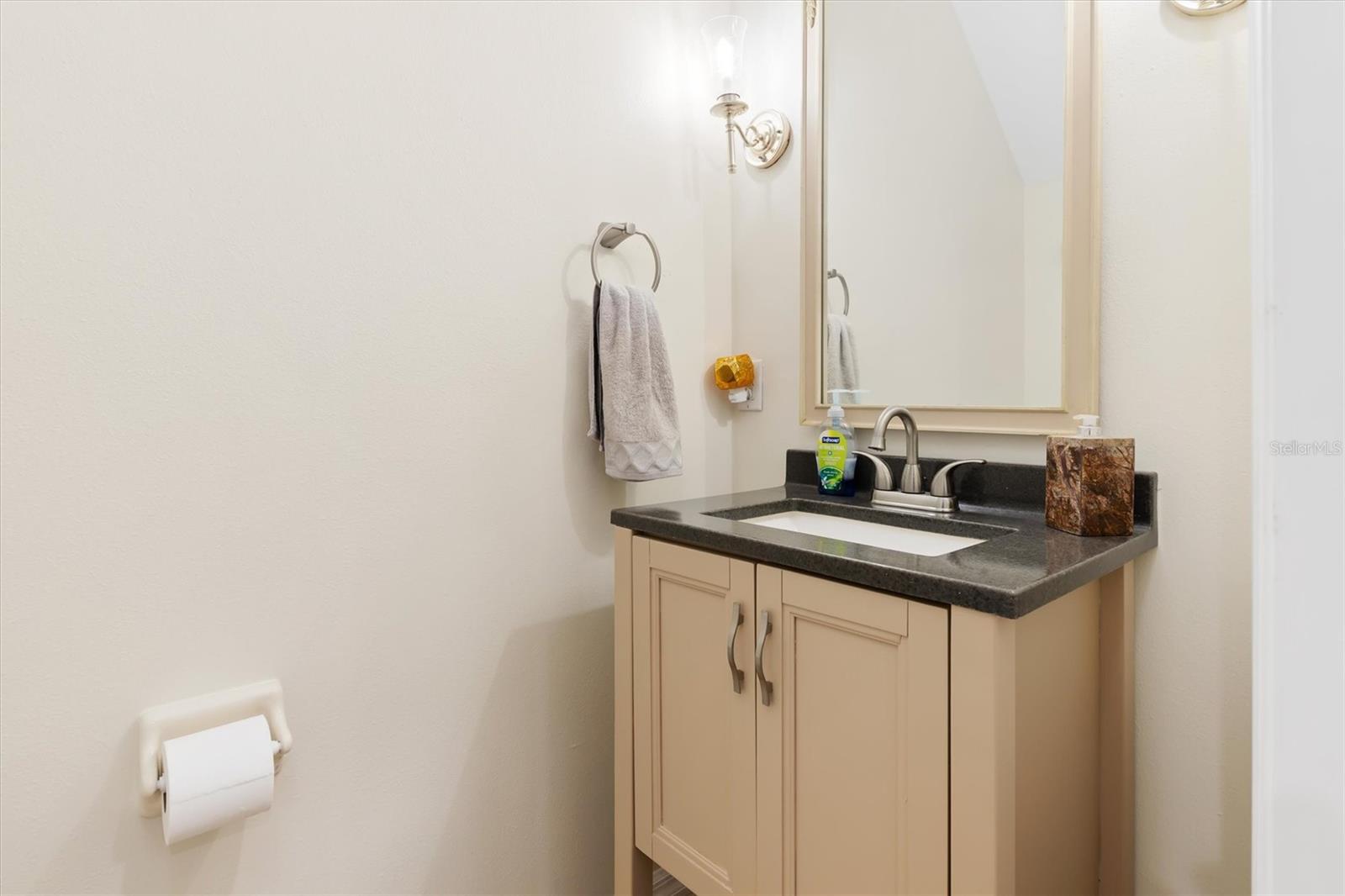 TOWNS AT LAKESIDE - Residential