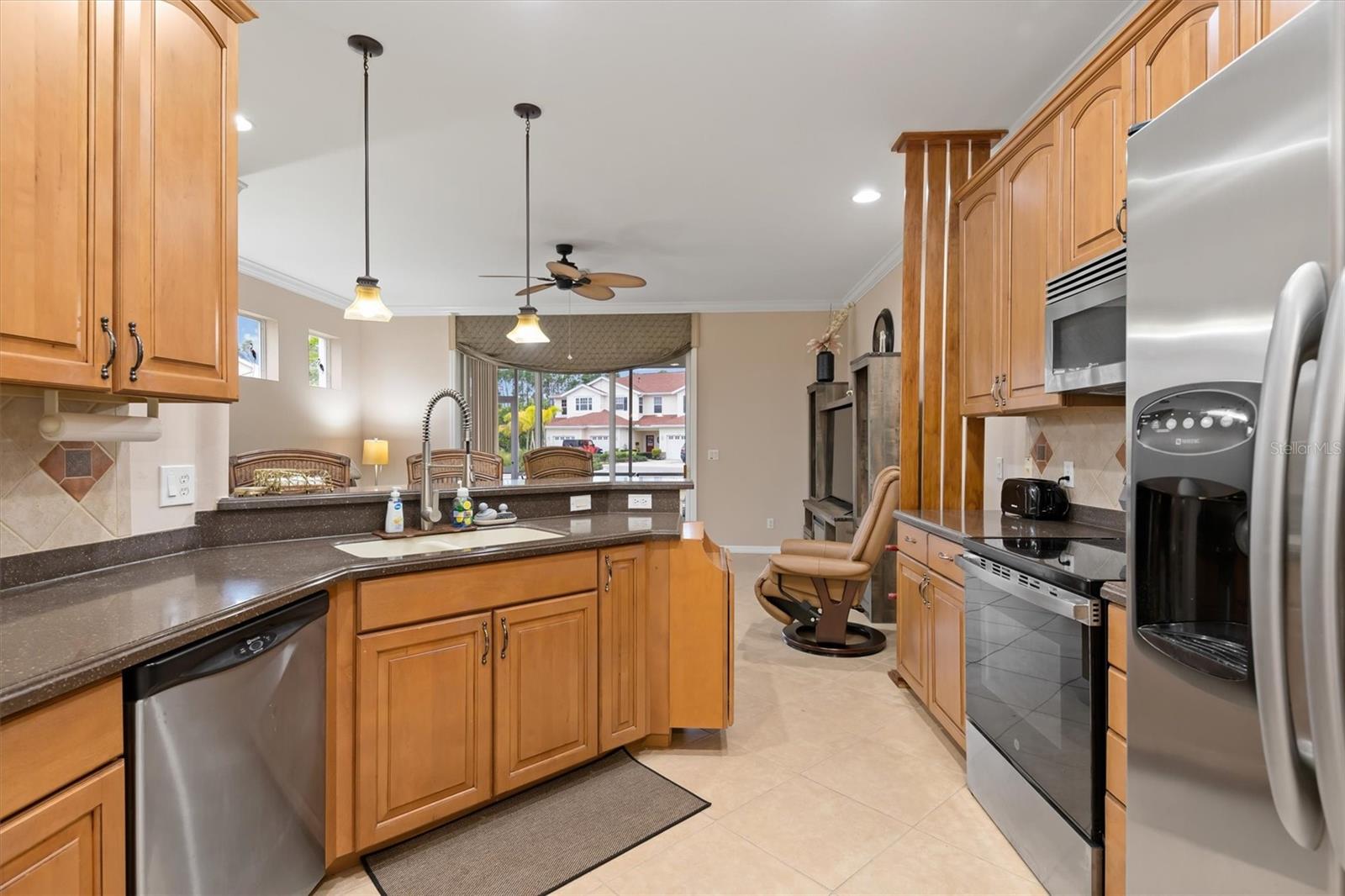 TOWNS AT LAKESIDE - Residential