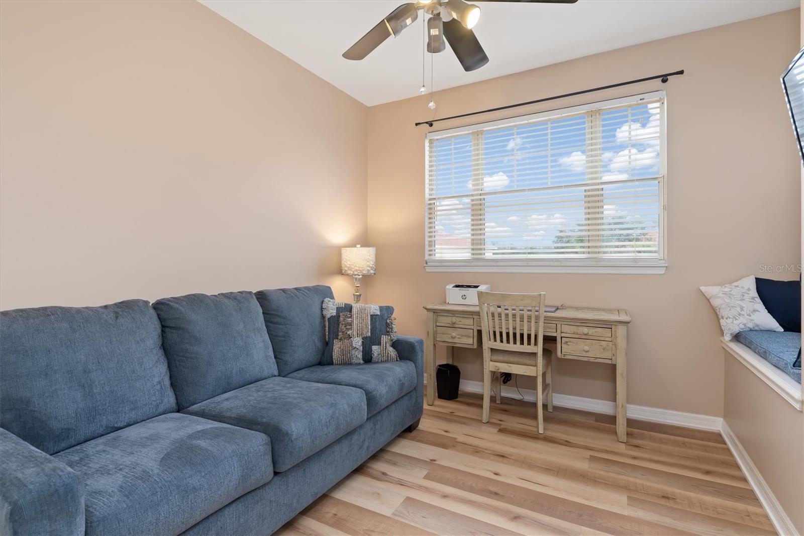 TOWNS AT LAKESIDE - Residential