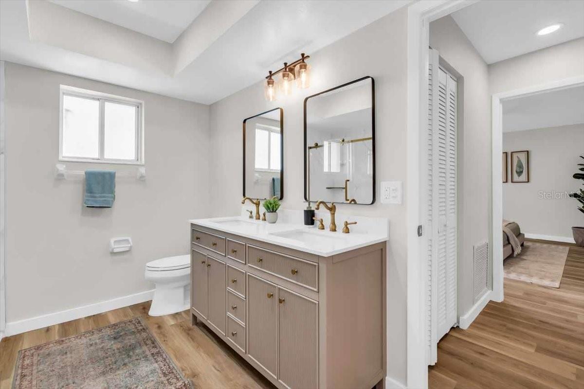 CIRCLE WOODS OF VENICE 1 - Residential