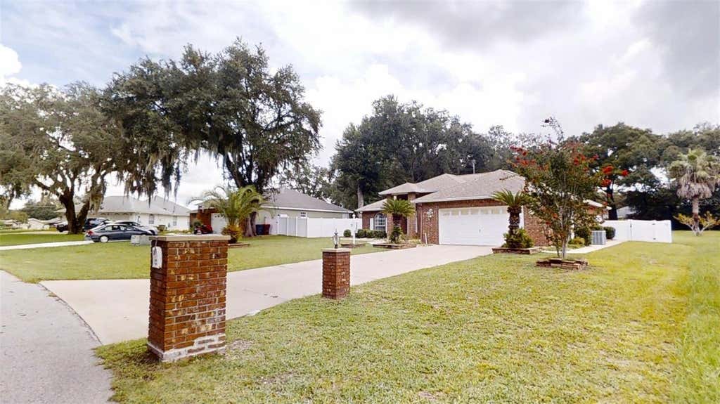 Photo of 10625 SW 73rd Avenue, Ocala, FL 34476 (MLS # OM730487)