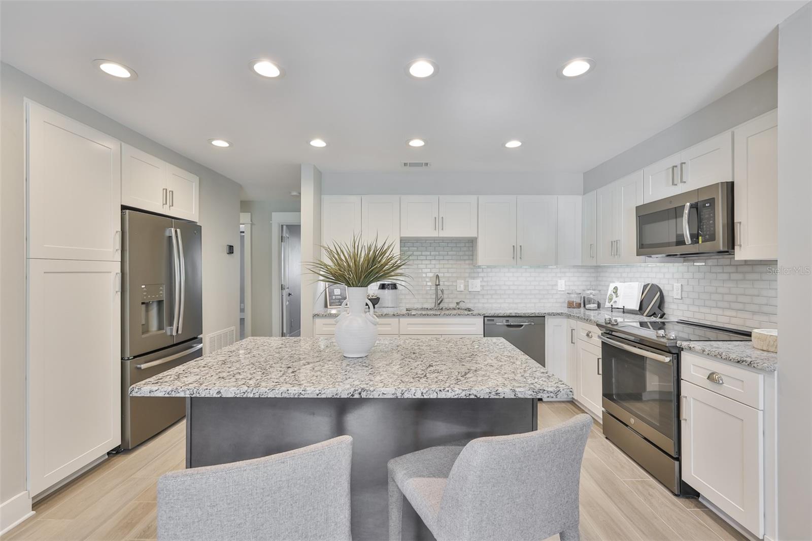 ALTA VISTA TRACTS - Residential