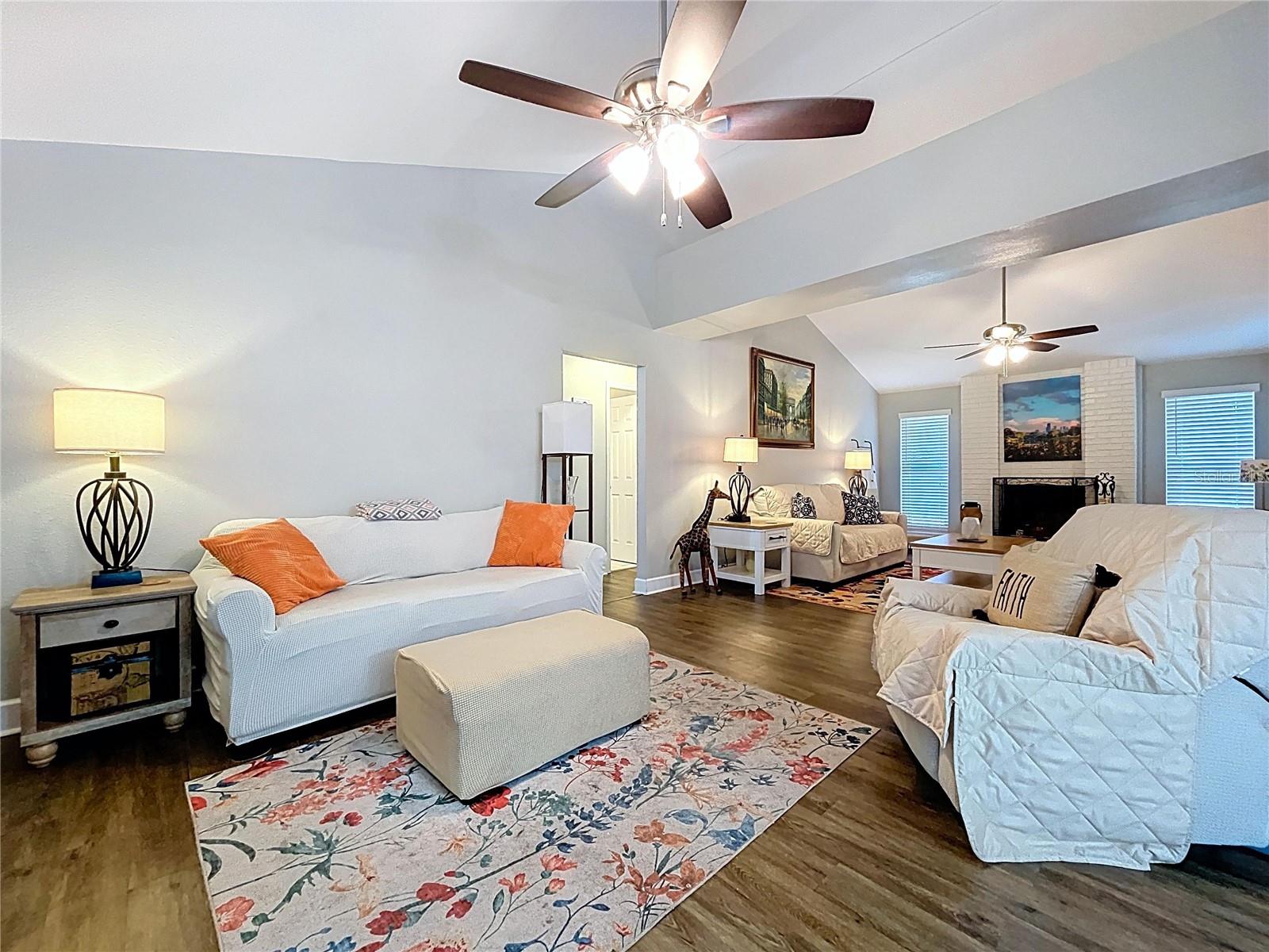 LAKES 01 - Residential