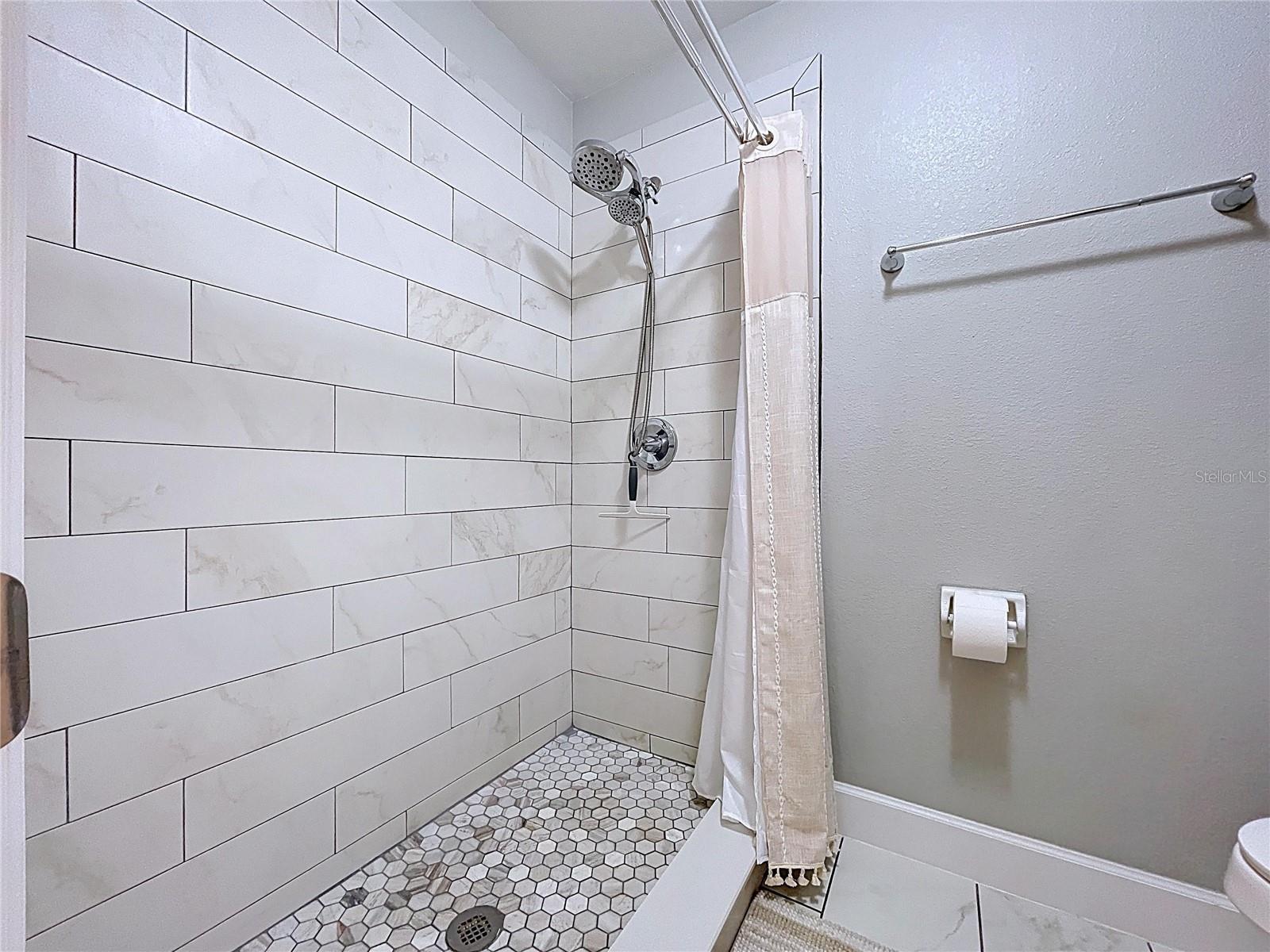 LAKES 01 - Residential