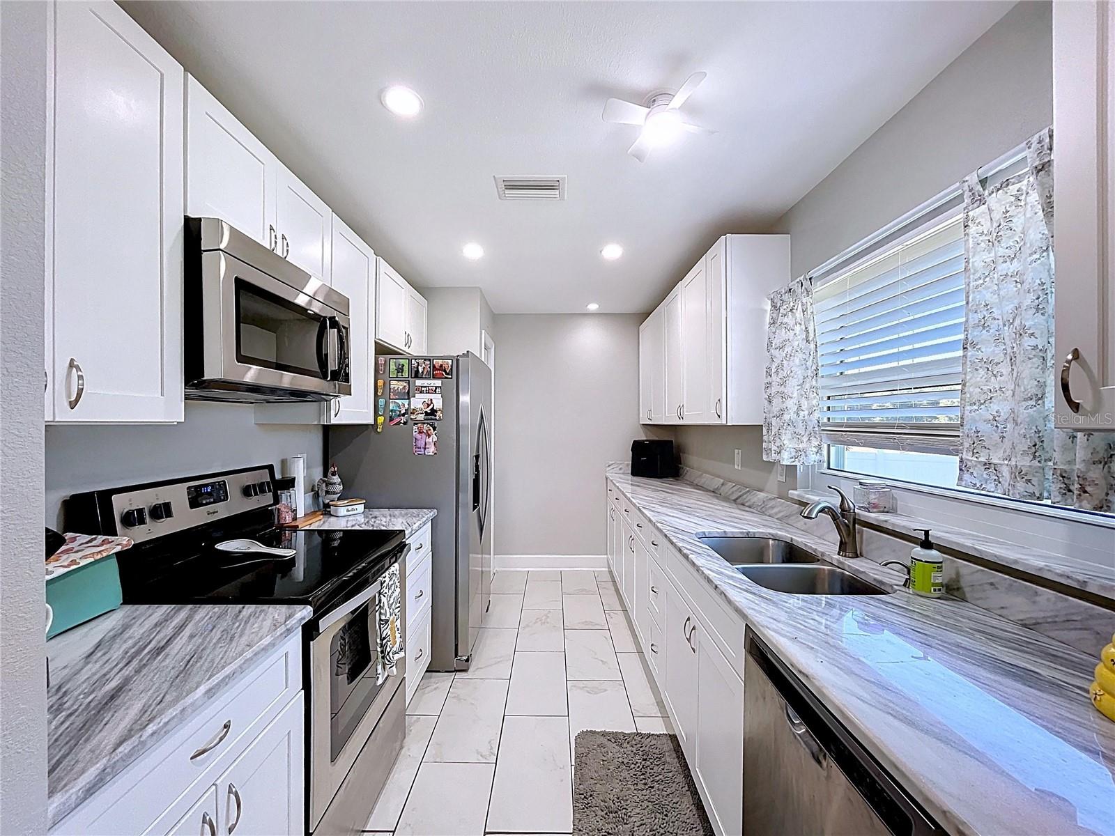 LAKES 01 - Residential