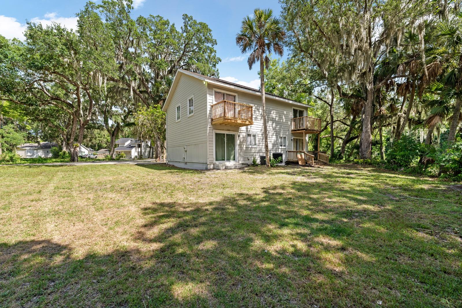 610-612 / 614-616 WARN REE CIRCLE