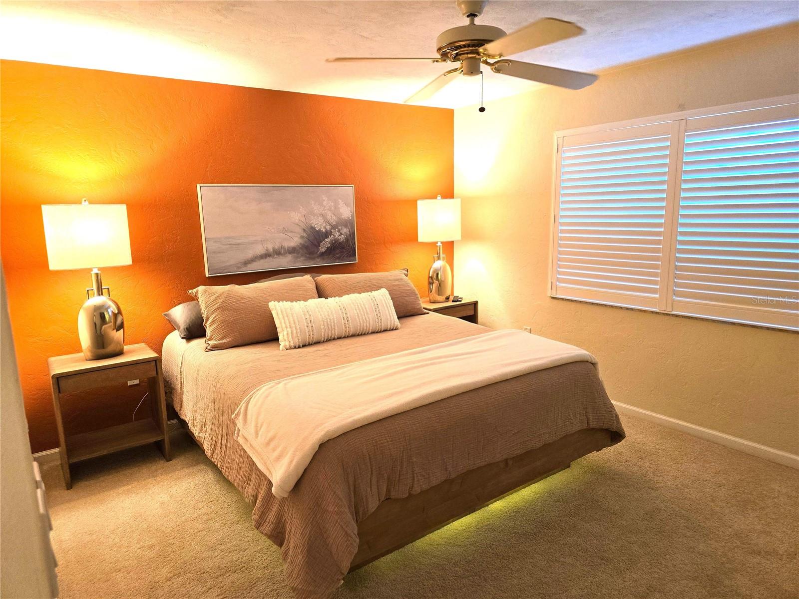 3721 COLLINS STREET 812