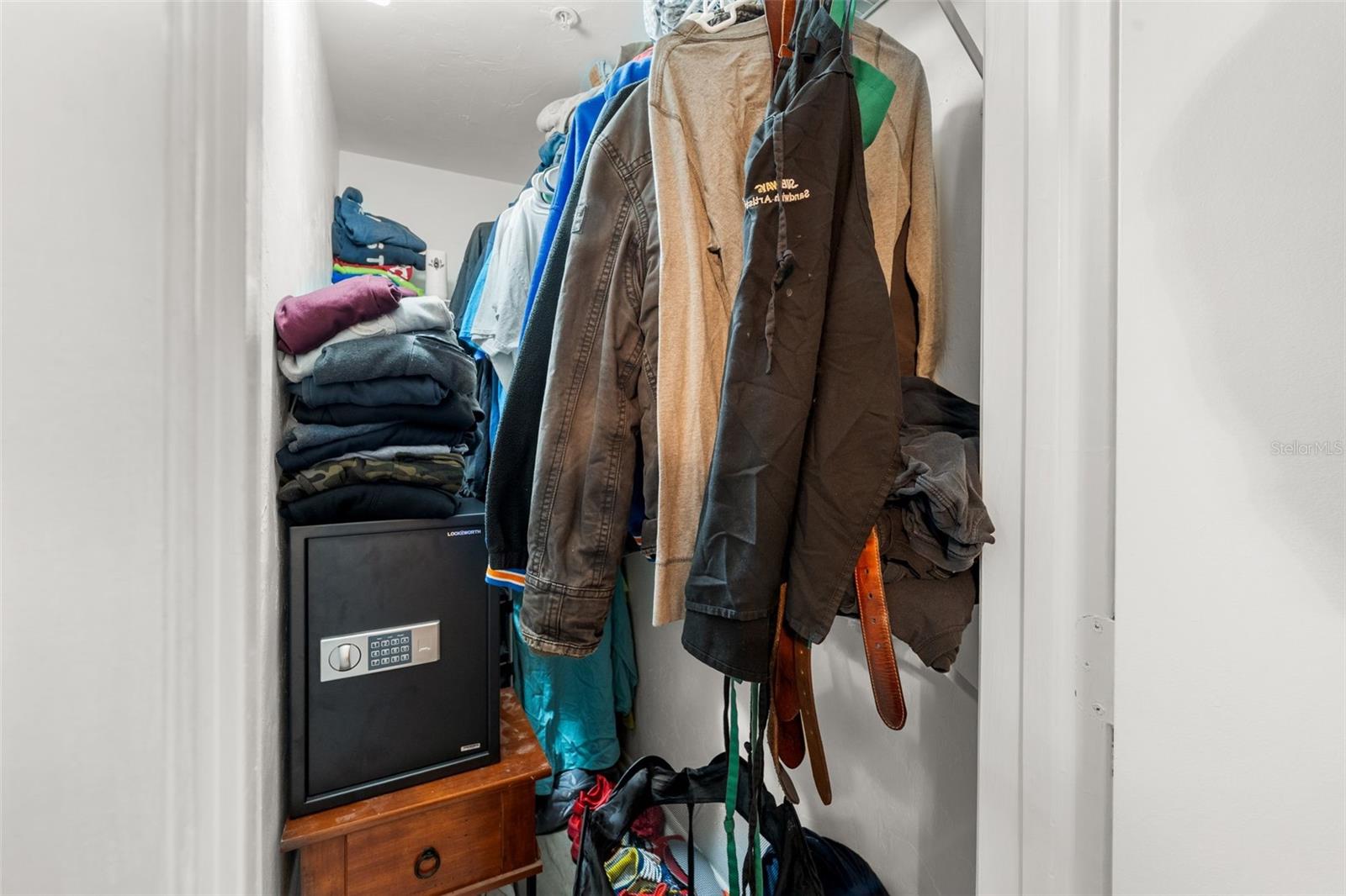 COUNTRYSIDE UNIVERSITY - Residential